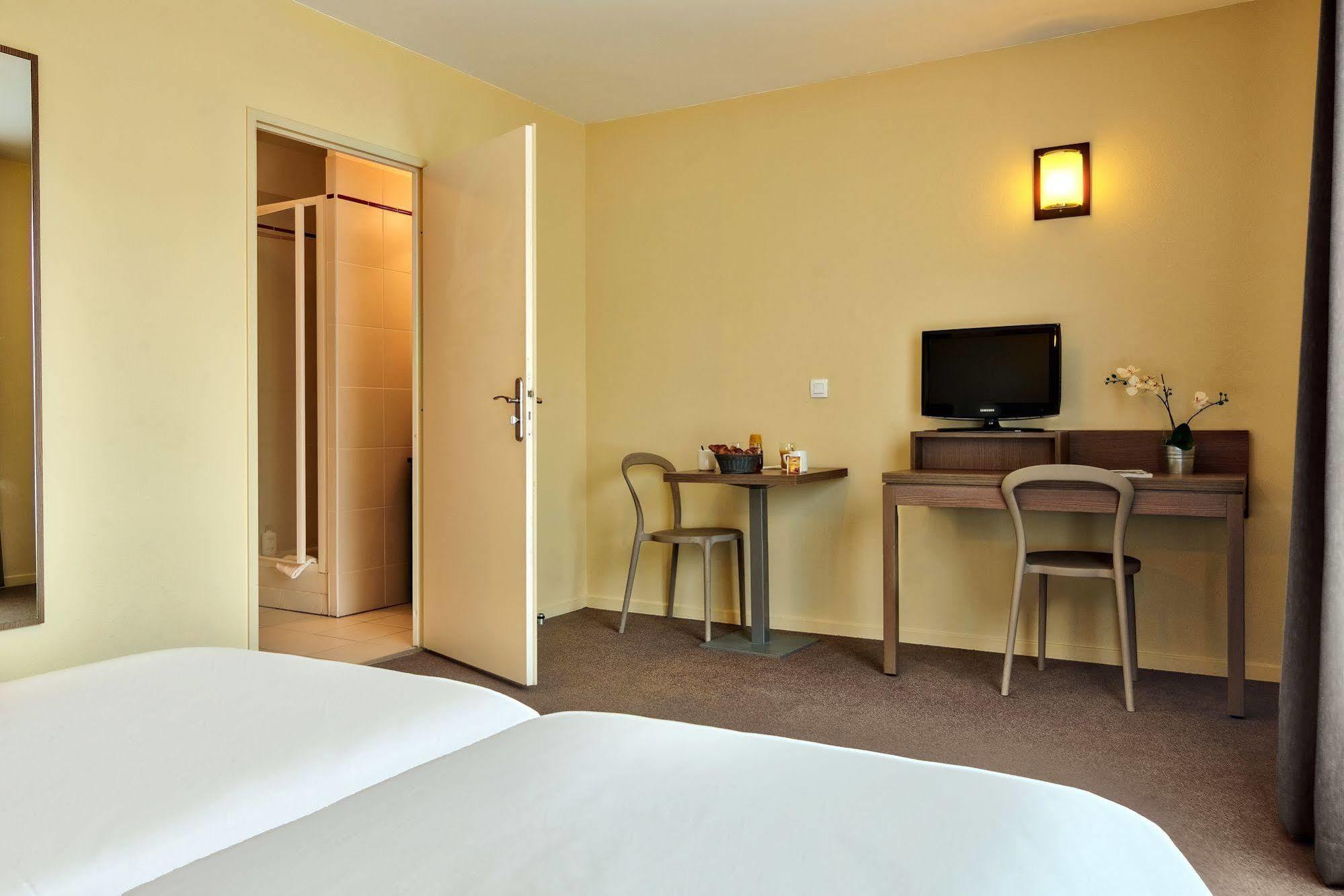Zenitude Hotel-Residences Magny-Les-Hameaux Exterior photo